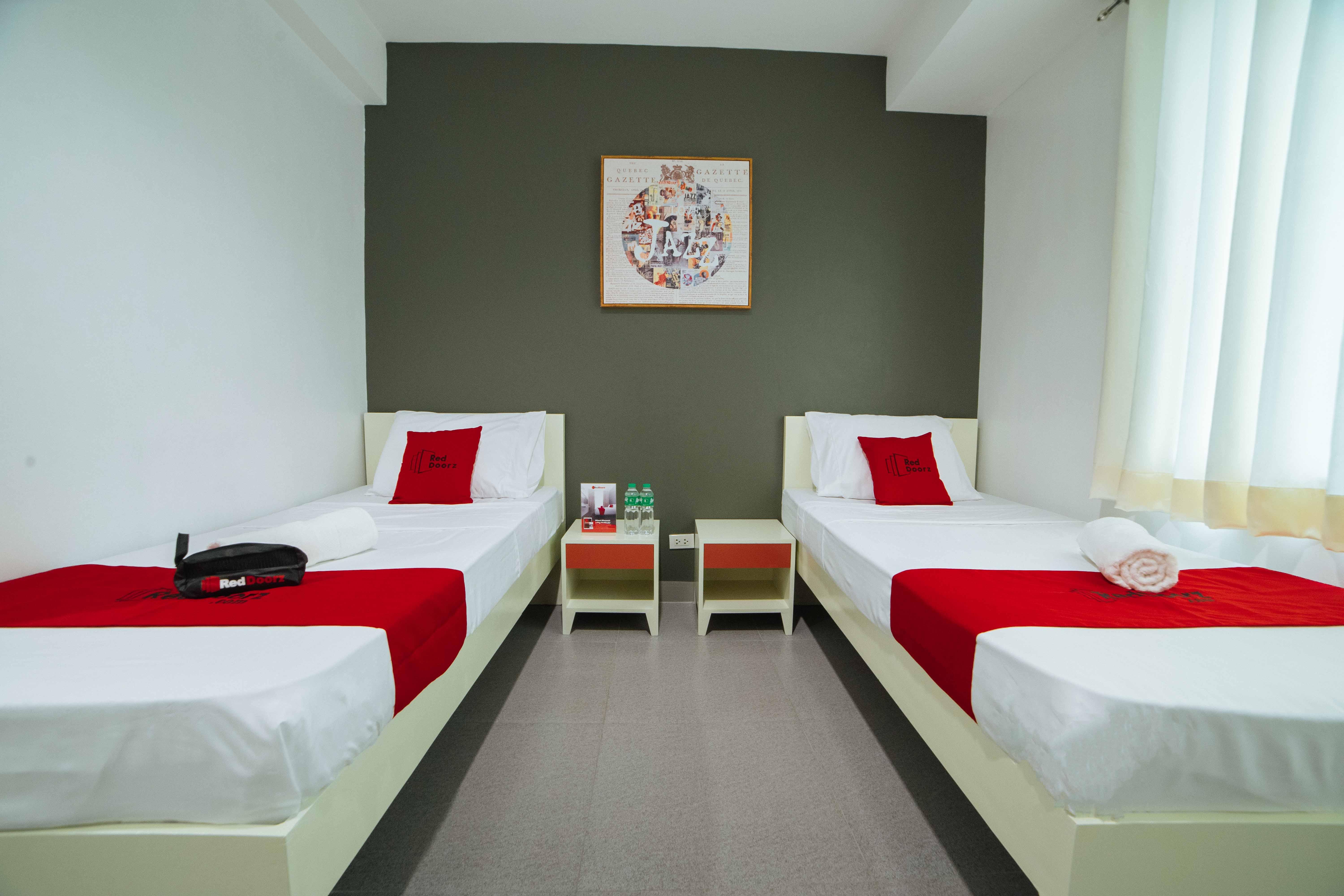 Reddoorz Plus @ Roxas Street Davao City Extérieur photo