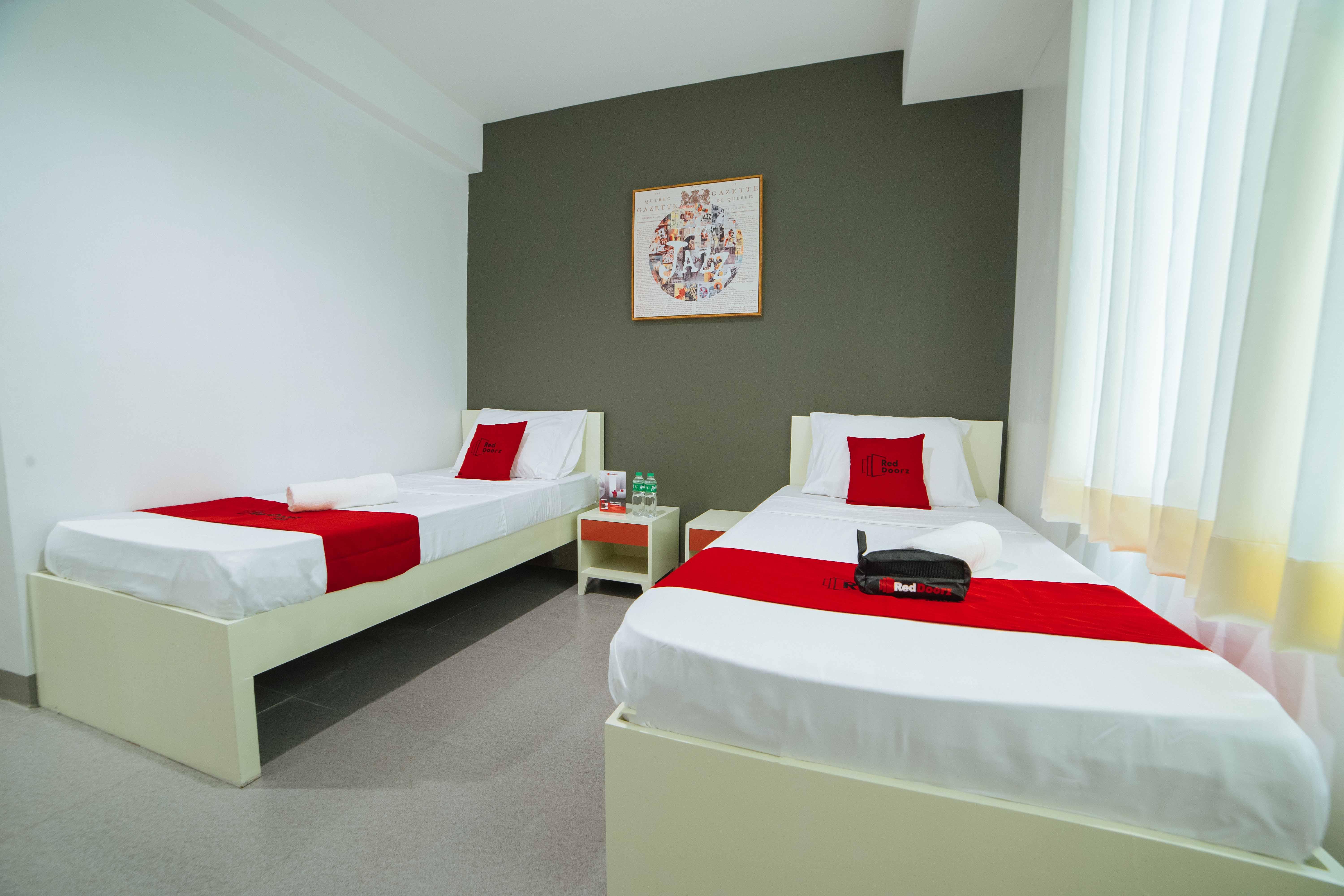 Reddoorz Plus @ Roxas Street Davao City Extérieur photo